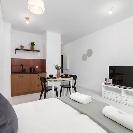 شقة Stylish & Modern Studio Kielkowskiego With Terrace By Renters كراكوفيا