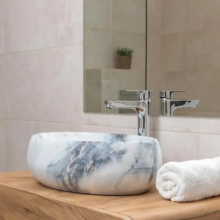 Stylish & Modern Studio Kielkowskiego With Terrace By Renters Daire *